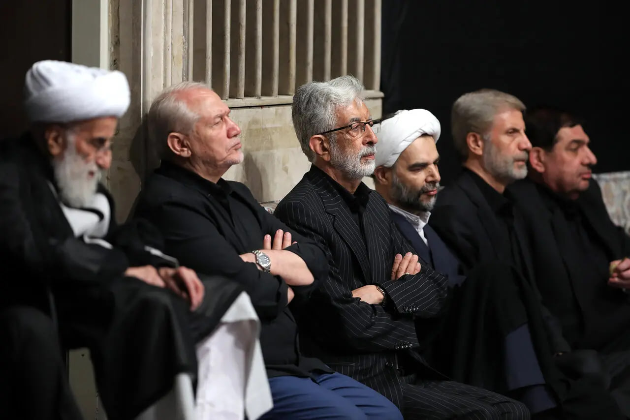 حضور مسئولان در مراسم عزاداری حسینیه امام خمینی + عکس