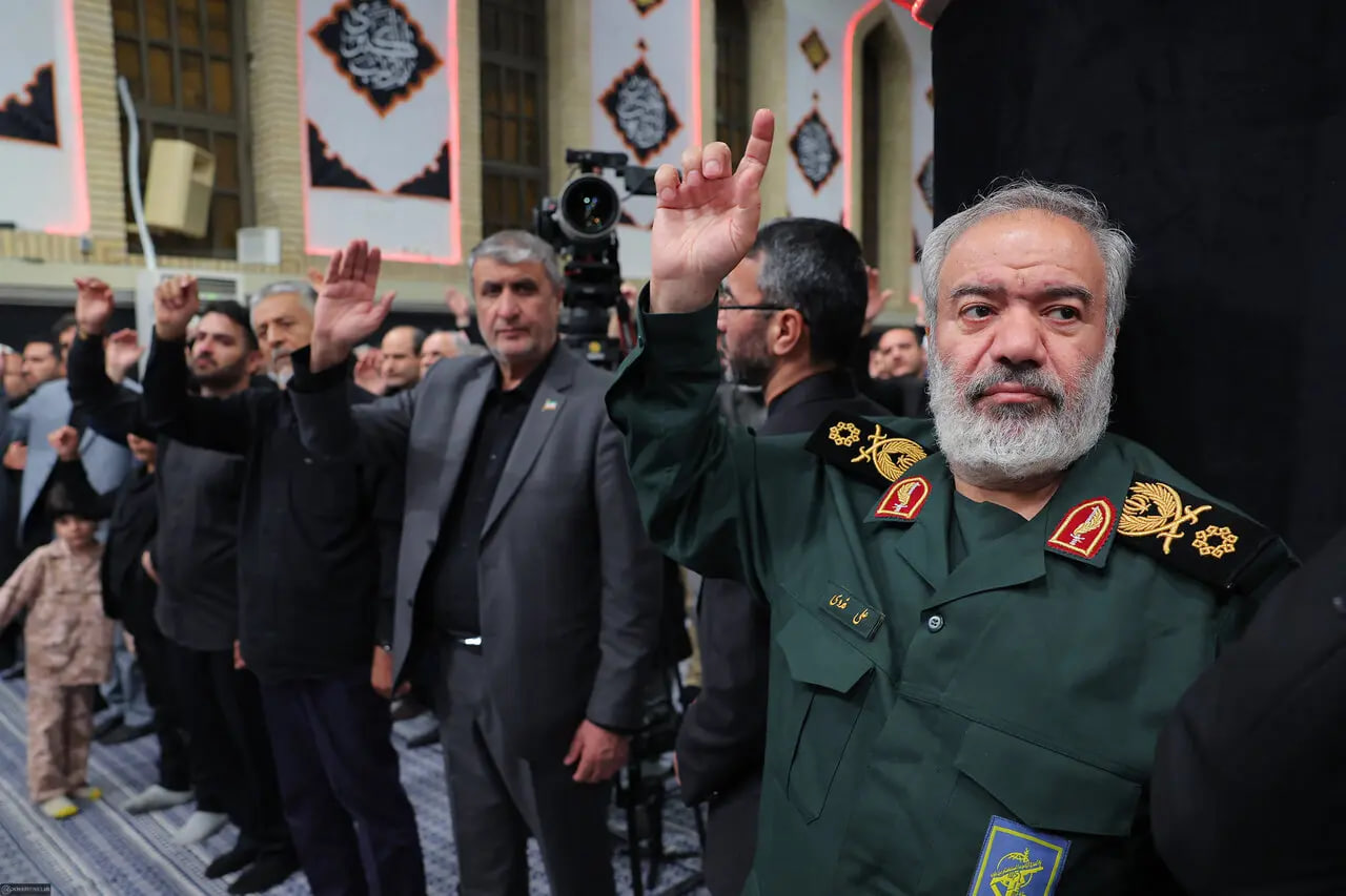 حضور مسئولان در مراسم عزاداری حسینیه امام خمینی + عکس