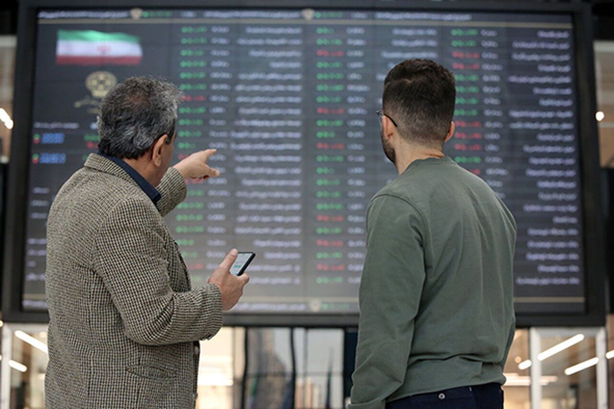 عبور تعداد سهامداران فعال بورس از ۶۳۶ هزار نفر
