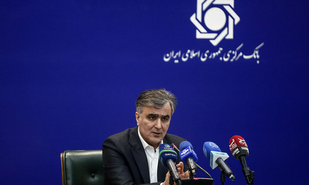 فرزین: حذف چهار صفر از پول ملی در دستور کار است