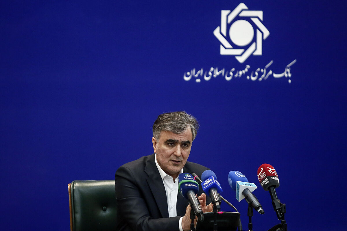 فرزین: حذف چهار صفر از پول ملی در دستور کار است