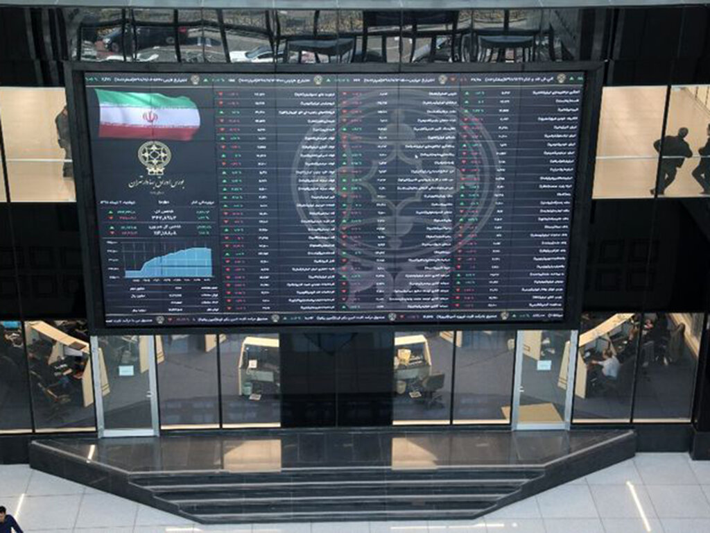 رشد معاملات خرد سهام؛ سبزپوشی بازار تا نیمه روز