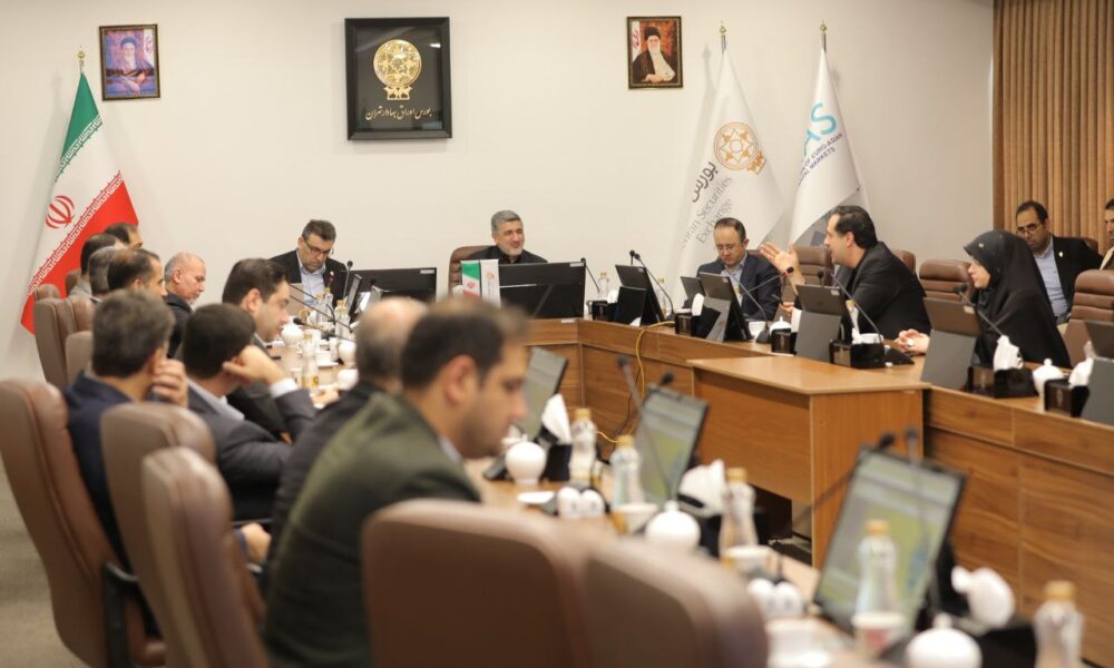 جلسه بی‌نتیجه با ناشران؛ چرا بورس را بدون حمایت باز کردند؟