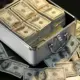 دلار آمریکا در سراشیبی بی‌اعتمادی