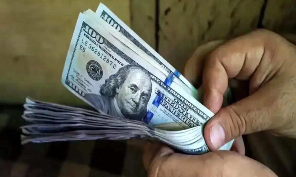 قیمت دلار بالا رفت / آخرین قیمت دلار و یورو در بازار آزاد
