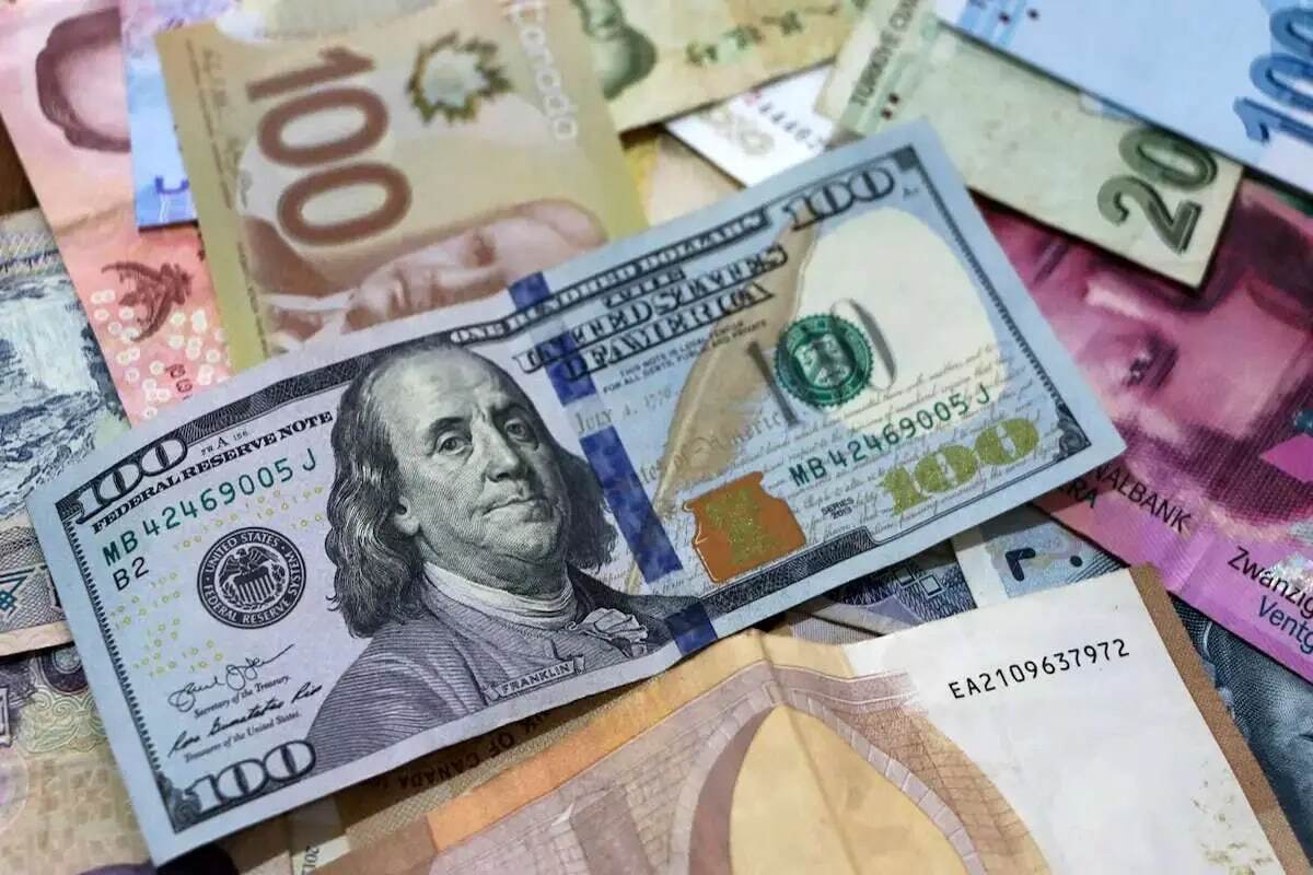 نرخ جدید دلار اعلام شد؛ ۹۴ هزار تومان
